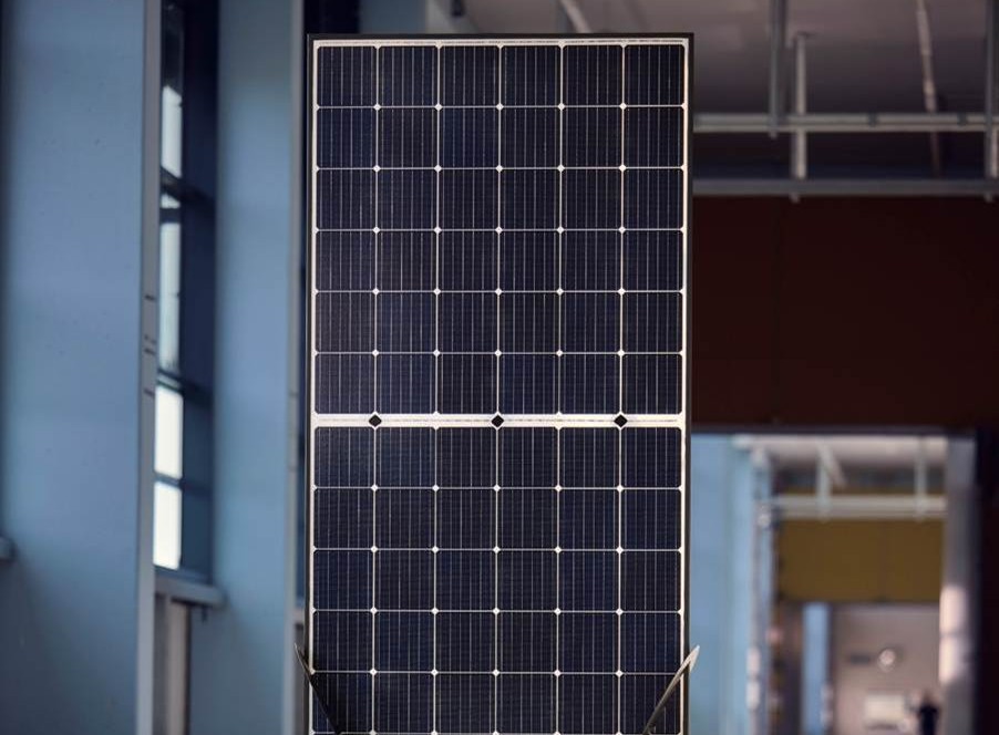Oxford PV joins SUITE project to explore solar panels for EVs - Motor ...