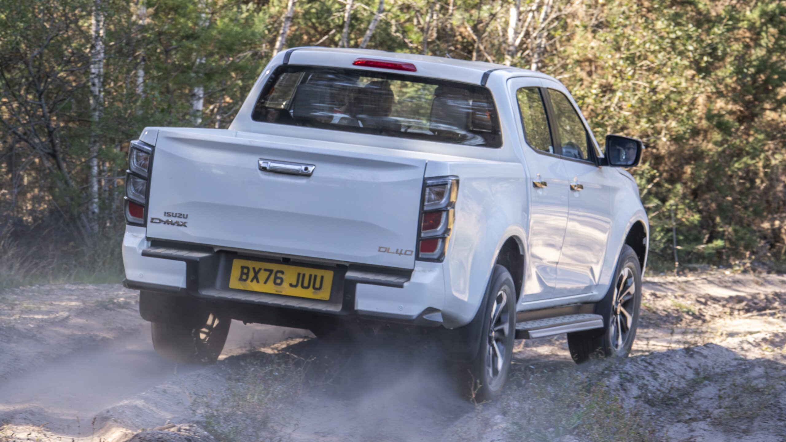 Isuzu offers £1,000 off D-Max 2.2 with test drive offer - Motor Trade News